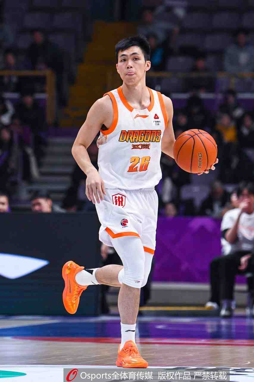 这场划个水?庞峥麟半场仅出战不到10分钟 拿到6分3助1断